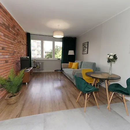 Hanza Apartment *